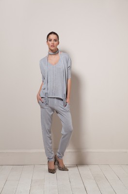 Pull écharpe réf. : 55144 Pantalon réf. : 55249
